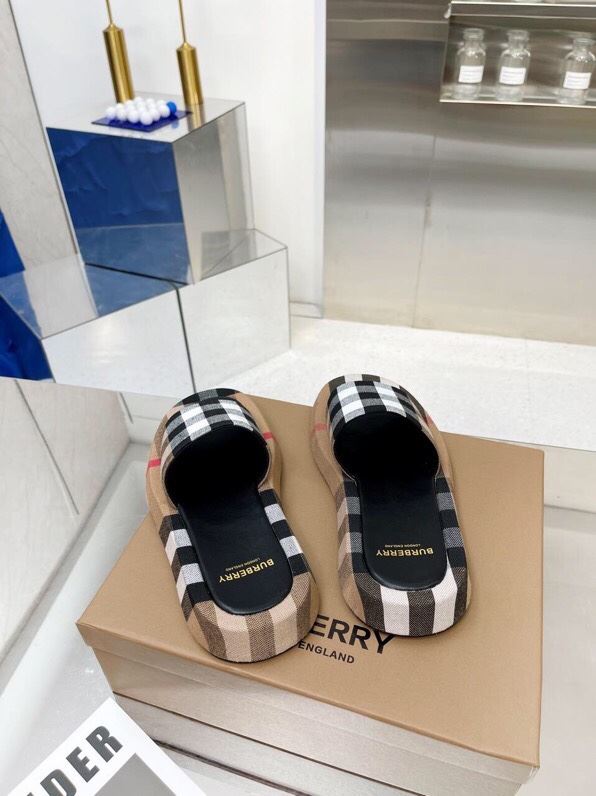 Burberry Slippers